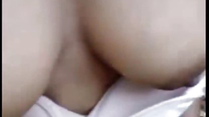 Dos chicos mobile culioneros se follan a una chica rusa