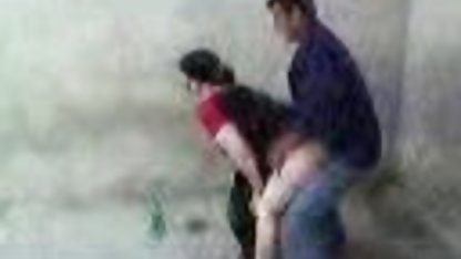 Hermosa madre con grandes tetas jugando su coño en la pavimentadora de asfalto de la cabina. La ruptura pronto culioneros new llegará a su fin y ella tendrá que darse prisa hasta que los trabajadores vienen