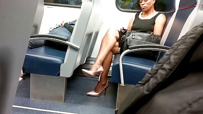 El bebé ha soñado durante mucho tiempo de tratar el sexo en el escritorio del profesor chicas de culioneros