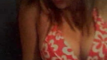 Infla el hombre se folla a una culioneros publico mujer rubia de ojos azules en un andén de la estación en su boca