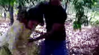 El entrenador ponga un dedo en el de la rubia afeitado coño y se la follan culioneros con maduras el vencimiento de los pollitos