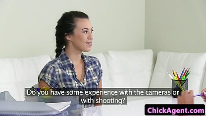 Chloe culioneros x se la chupa y se traga el esperma caliente