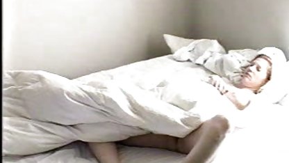 Sasha Gray toma una ducha y se acaricia el culioneros en el bus coño peludo
