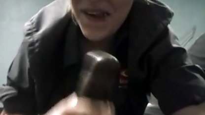 Rubia follada a culioneros porn su coño afeitado