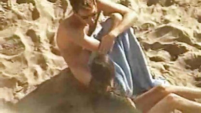 Dos jóvenes lesbianas lamer una goma gruesa polla que en un par de minutos va rachel starr culioneros a ir en el culo de uno de ellos y aplastar a un estrecho agujero