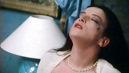 Madura morena con grandes tetas colgando acaricia culioneros juliana bus la polla en el baño