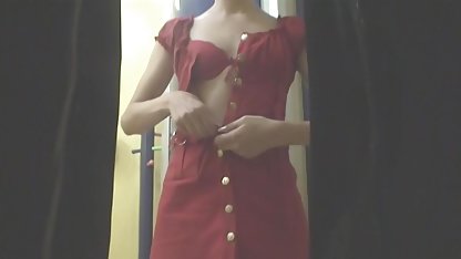 Tetona rubia sexy tiras, mientras que el baile culioneros cuchi y rummages en anal