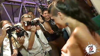 El chico vino para una entrevista, no cree que su nuevo jefe, una señora de edad, iba a ser sexualmente preocupados, puta sucia que quiere el culionero follar