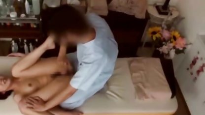 Sexy Jodie Taylor demuestra que ella puede tomar descargar videos de culioneros gratis dos negros de pollas en su boca