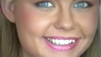 Hermosa puta con hermosas formas es dado ver videos de culioneros gratis a los hombres en el fregadero