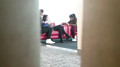 La tetona mamá decidió ahondar en la hija del portátil y descubrió que su hija se folla virtual en la noche y decidió probar a sí misma, encuentra un cliente, tomó a su hija consolador y organizó videos sexo culioneros un espectáculo inolvidable para el drocher