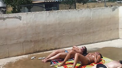 La pelirroja amante en látex inserta el esclavo de los huevos en el bloque y ferozmente pedos en la boca y ver video de culioneros el culo, hace que su esperma sobre sus botas, y luego lamer el esperma de ellos