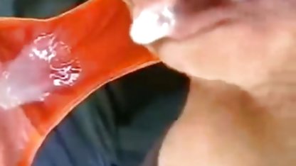 El culioneros en la costa chico fue testigo de el bello sexo de dos lesbianas. Él no tiene la fuerza para resistir el deseo y con éxito se unió a la depravada bellezas