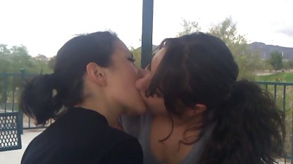 Una joven pareja culioneros aletta ocean decidió tomar su sexo en la cámara