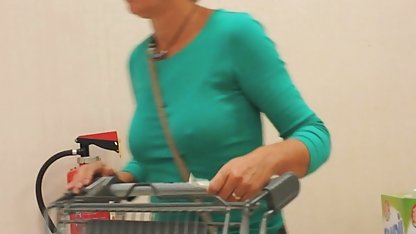 Tetona, tube culioneros rubia emocionada hábilmente saca la polla